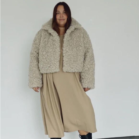 NWT Boheme Goods The Faux Fur Coat, Milk - Picture 3 of 9